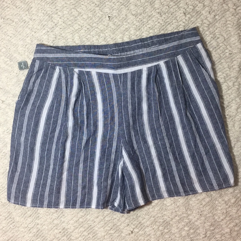 NWT! Terra and sky linen shorts!